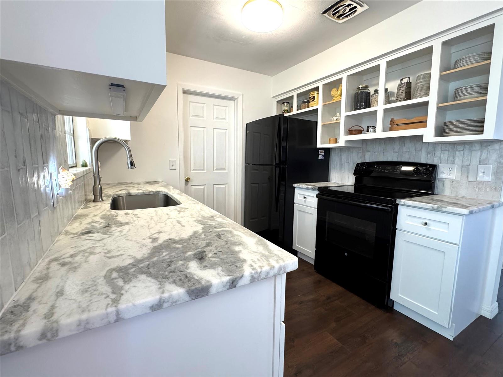 Image 11 of 38 For 7 Adams Street