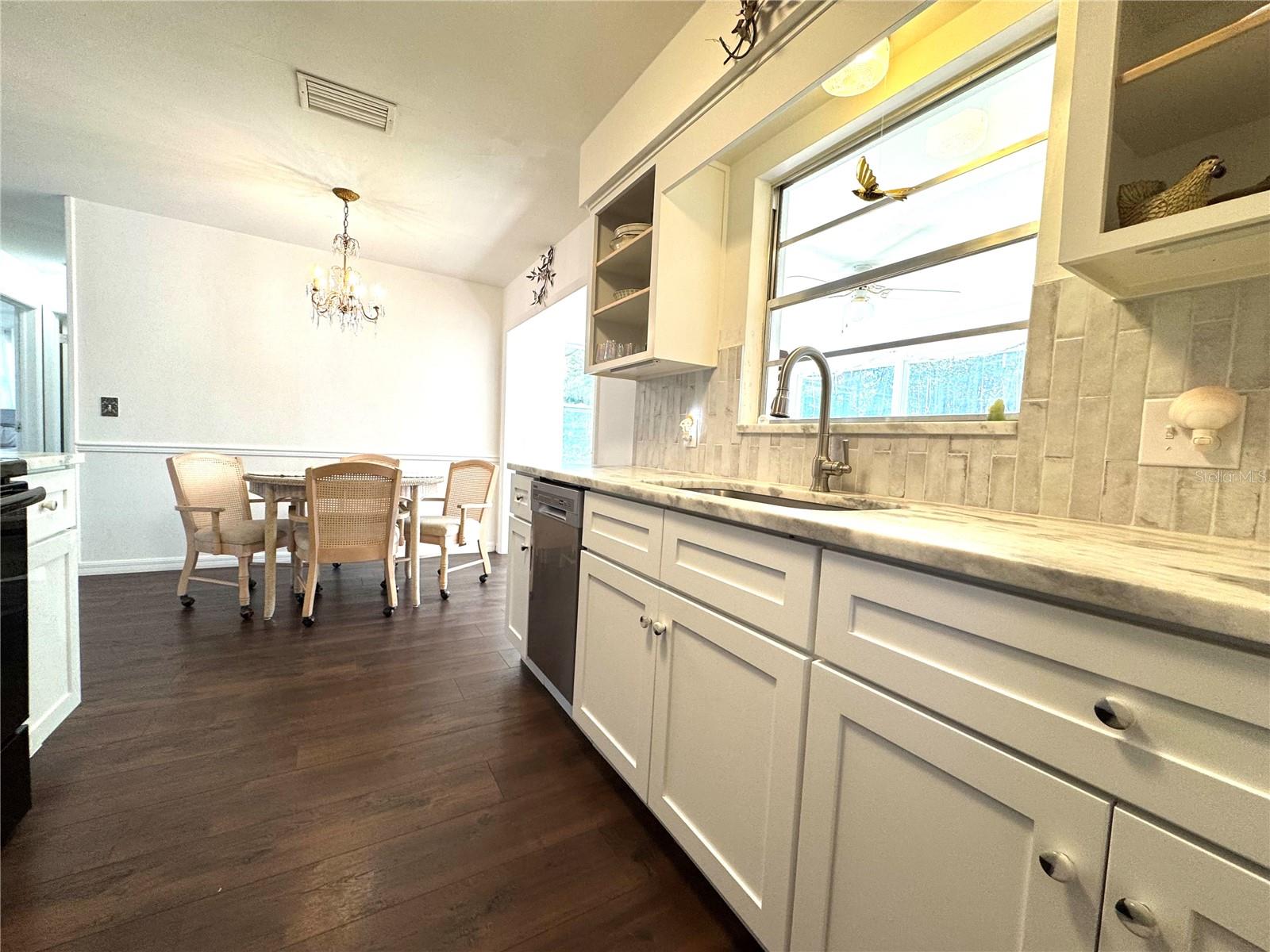 Image 14 of 38 For 7 Adams Street