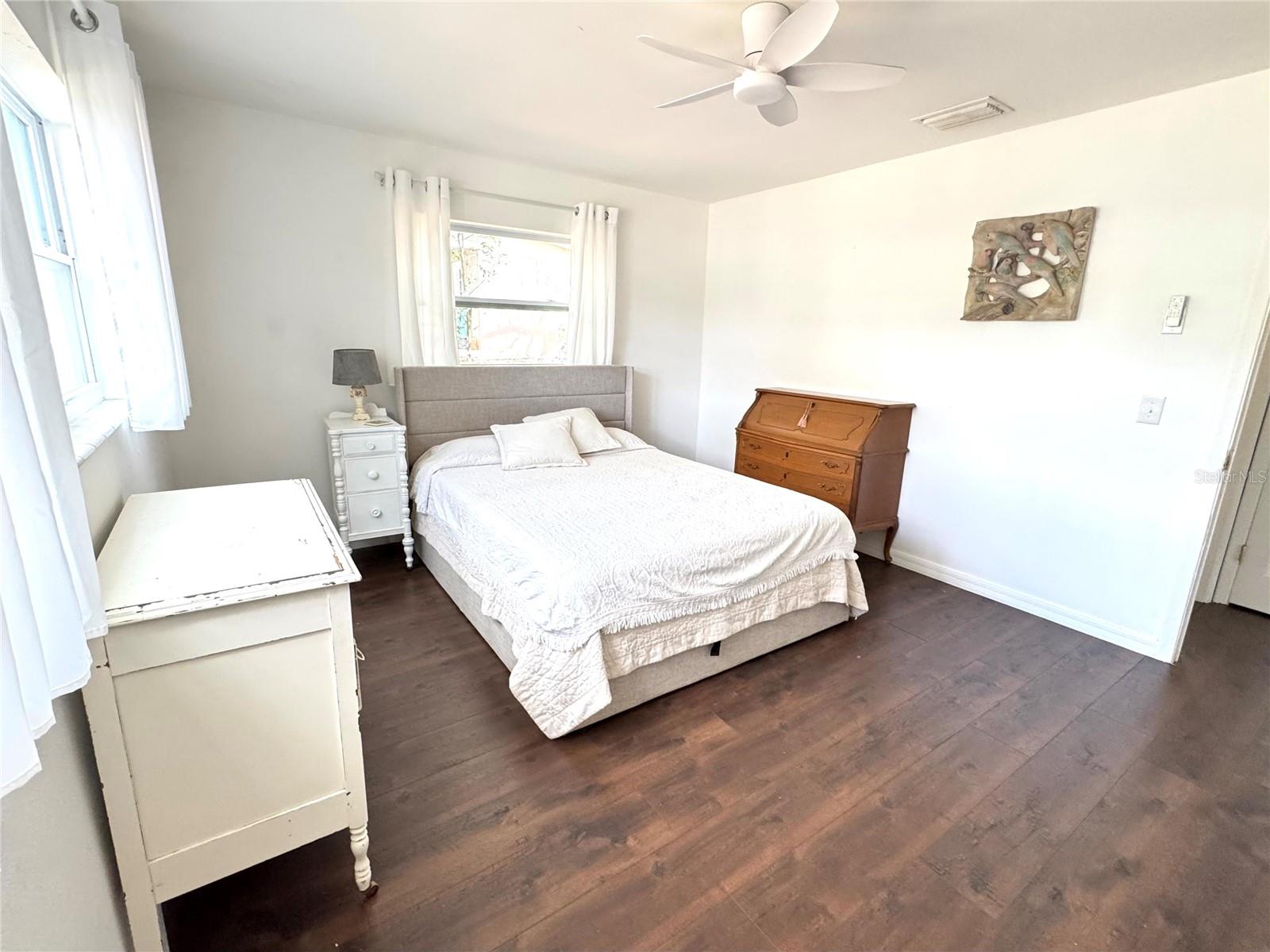 Image 18 of 38 For 7 Adams Street