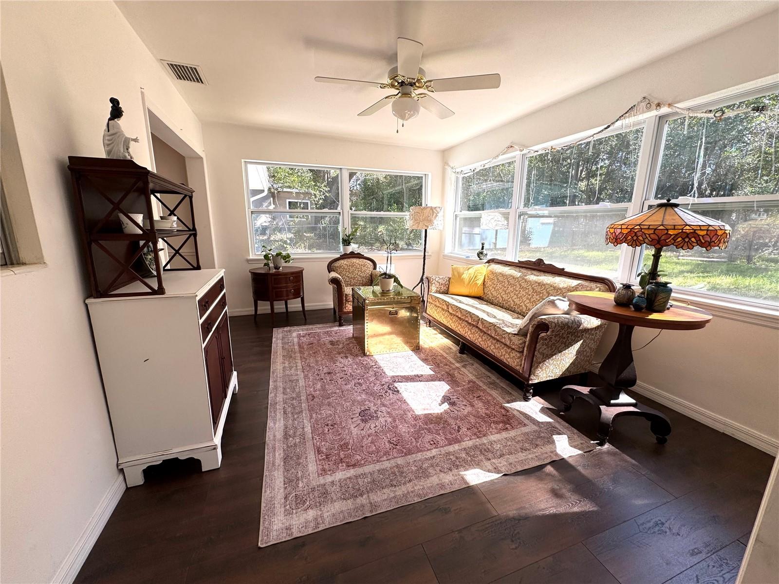 Image 25 of 38 For 7 Adams Street