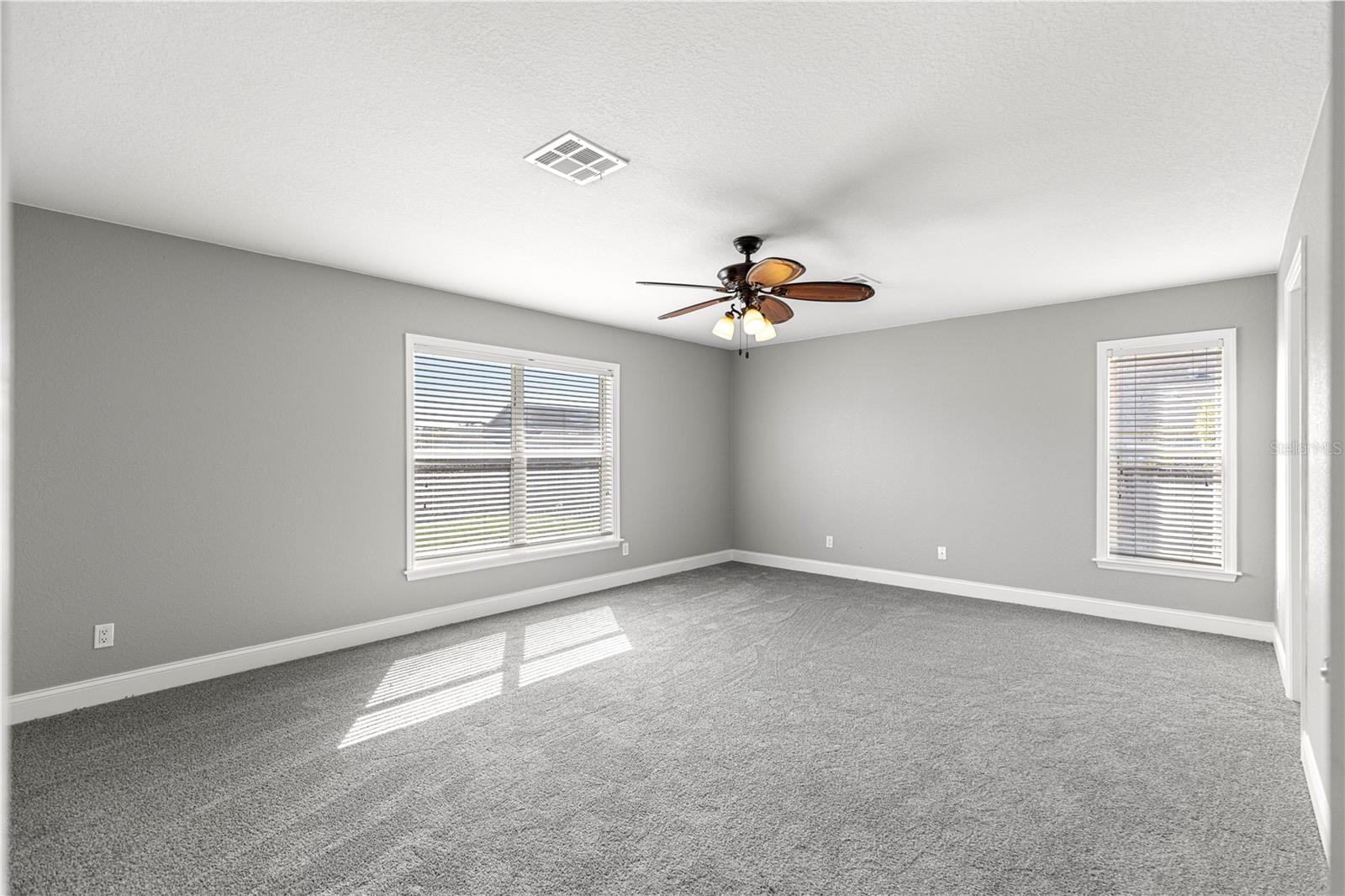 Image 21 of 59 For 10485 42nd Court