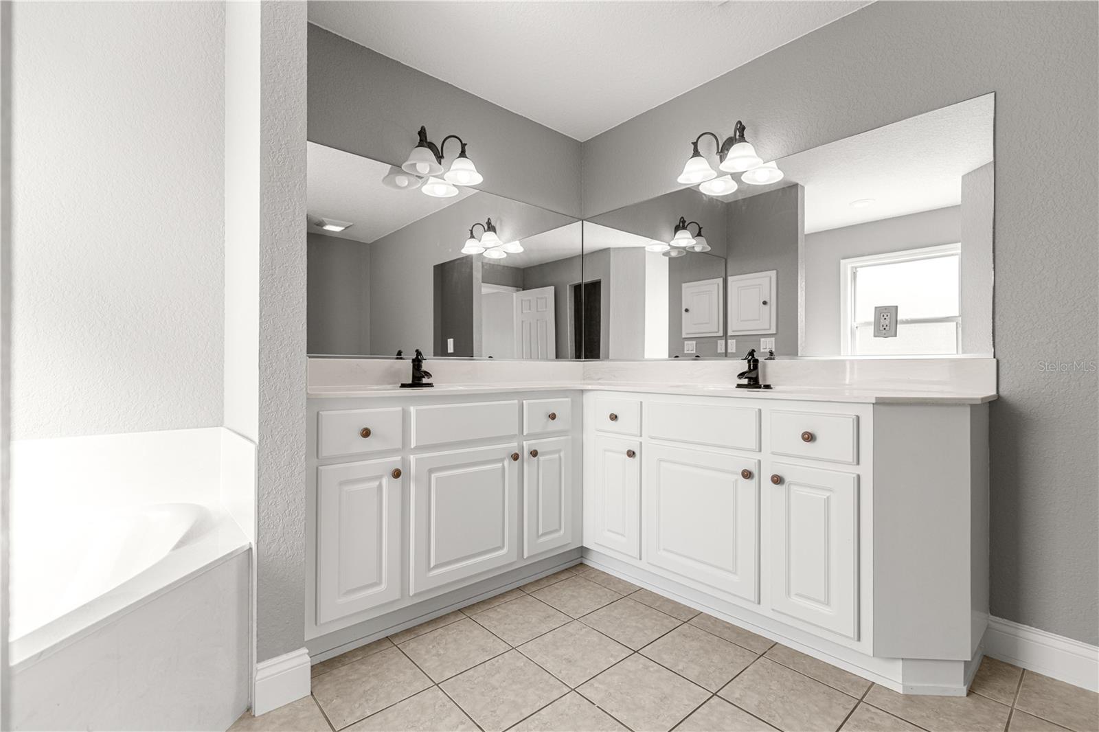 Image 27 of 59 For 10485 42nd Court