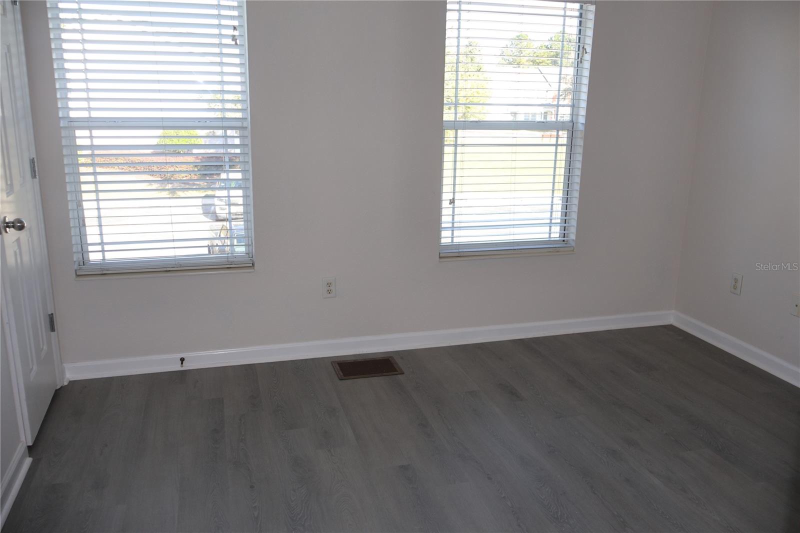 Image 13 of 26 For 4468 49th Avenue