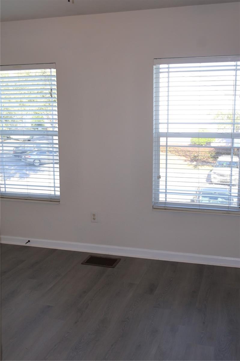 Image 15 of 26 For 4468 49th Avenue