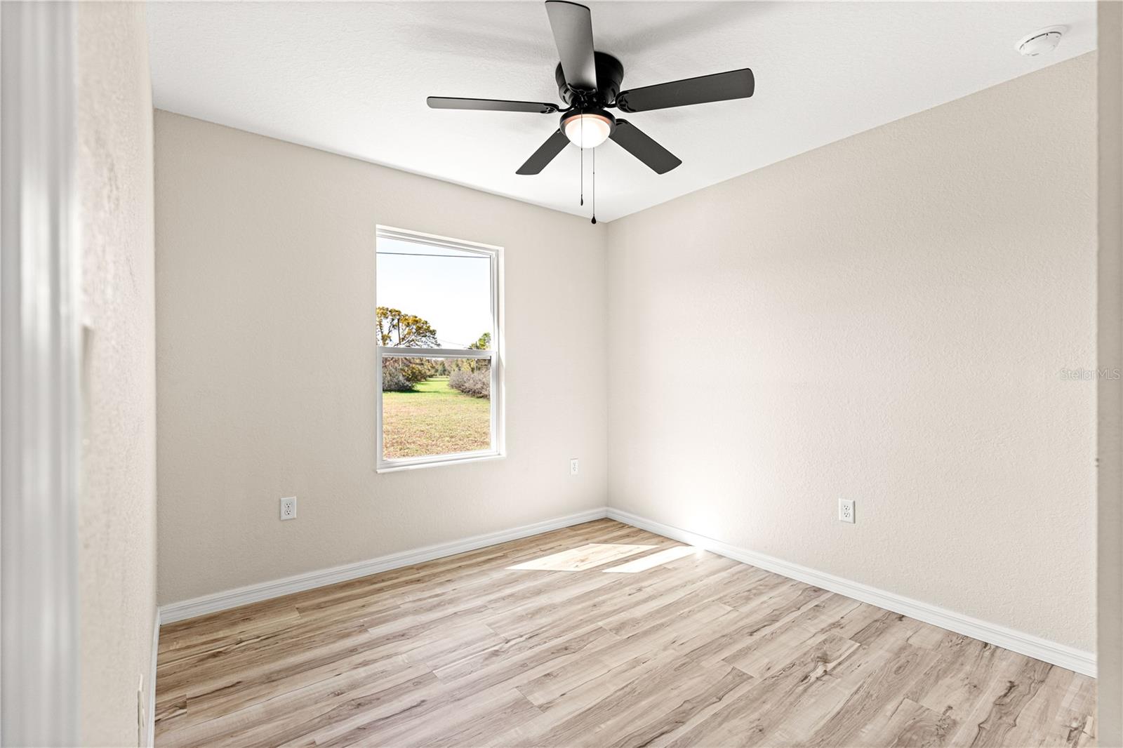 Image 17 of 37 For 10561 147th Place