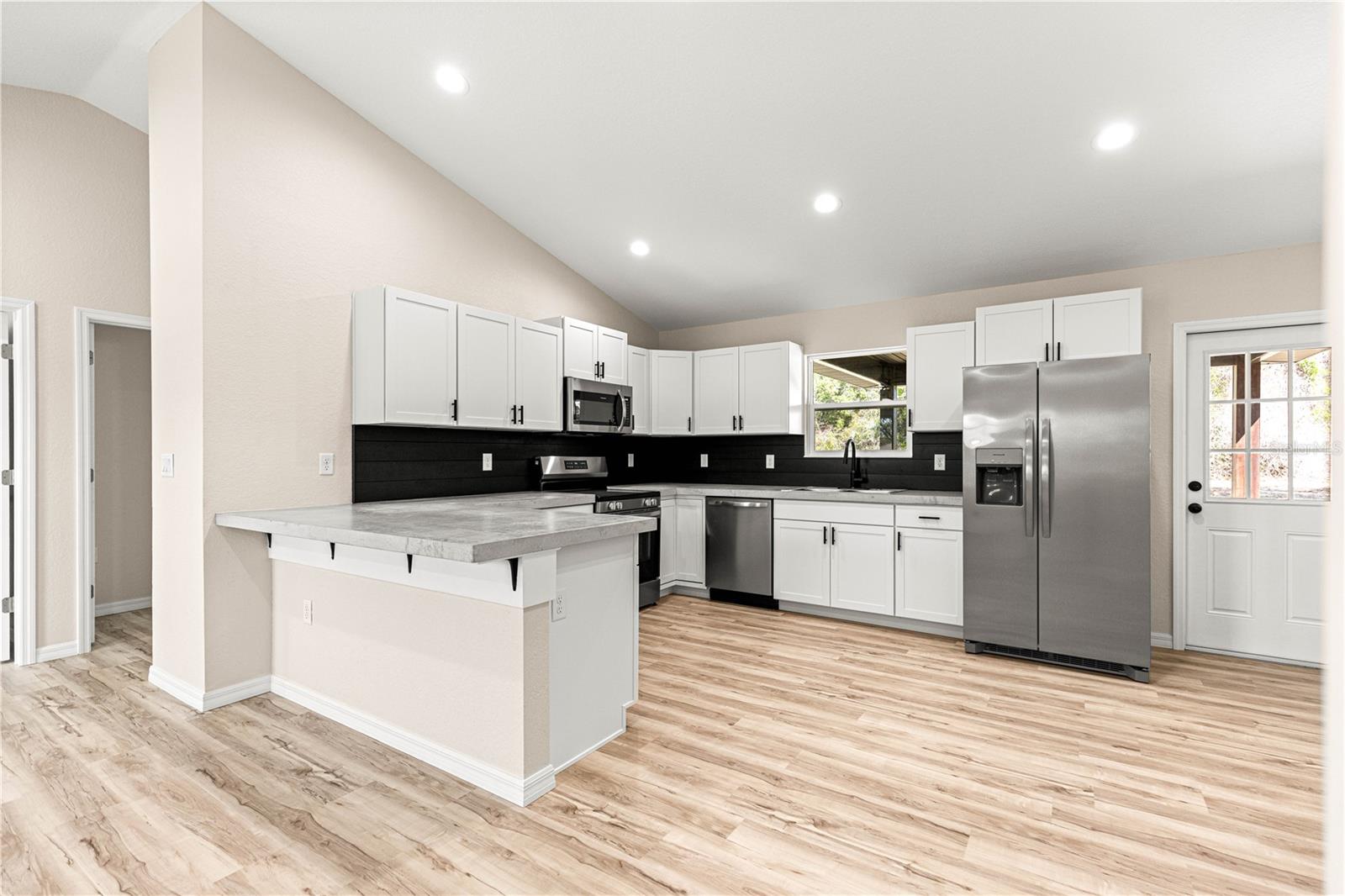 Image 21 of 37 For 10561 147th Place