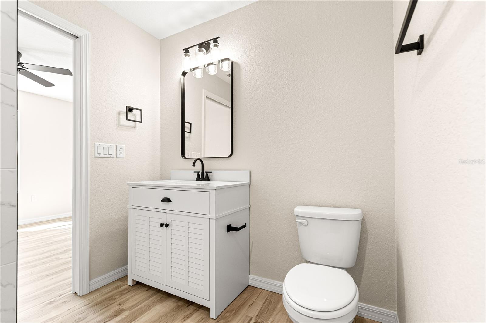 Image 25 of 37 For 10561 147th Place