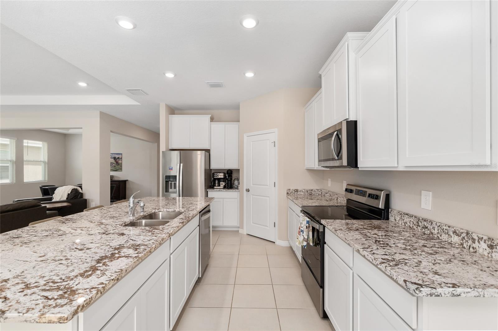 Image 16 of 63 For 4940 39th Loop