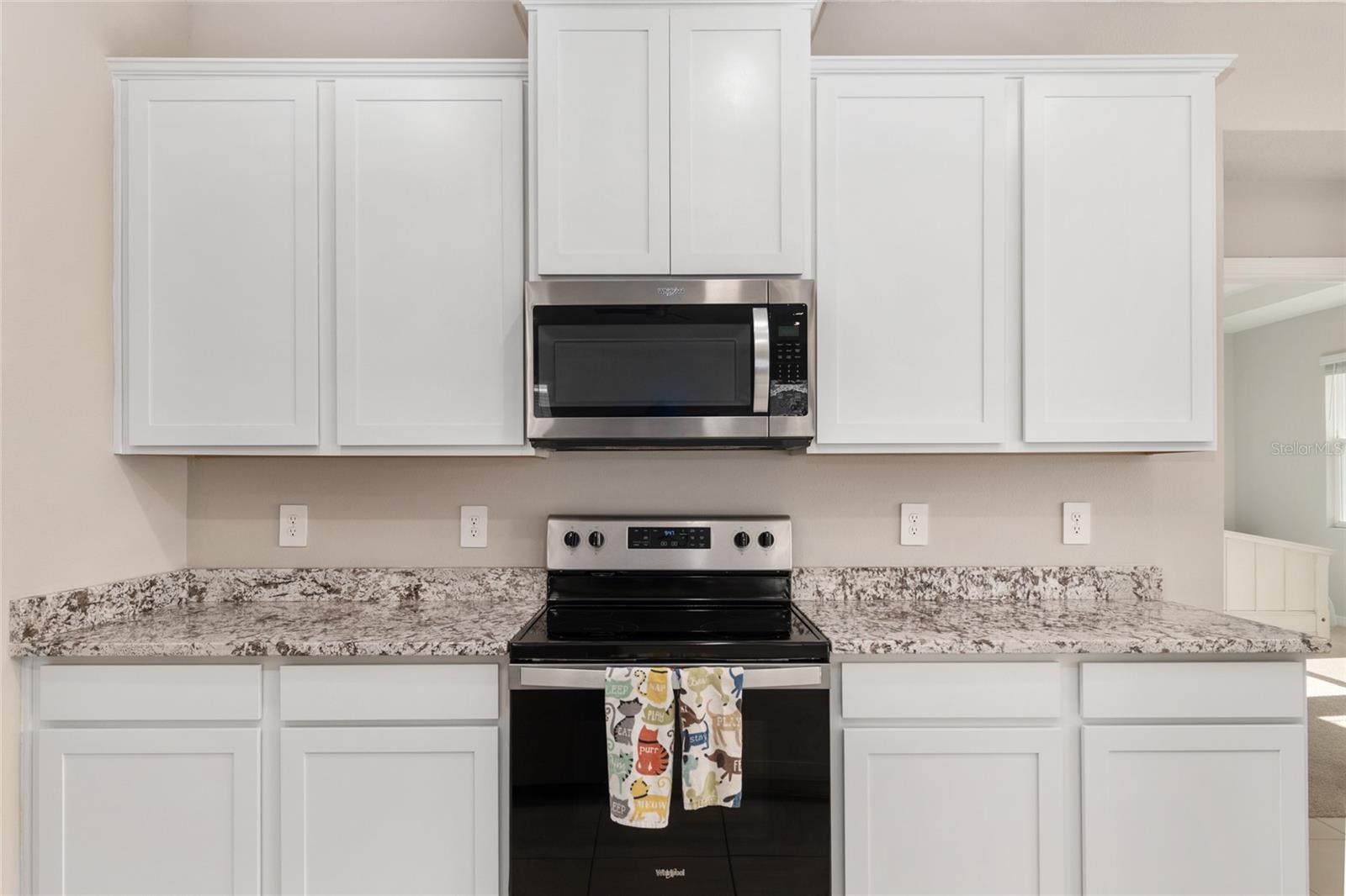 Image 18 of 63 For 4940 39th Loop