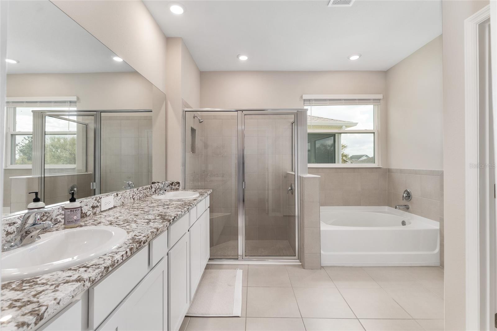 Image 28 of 63 For 4940 39th Loop