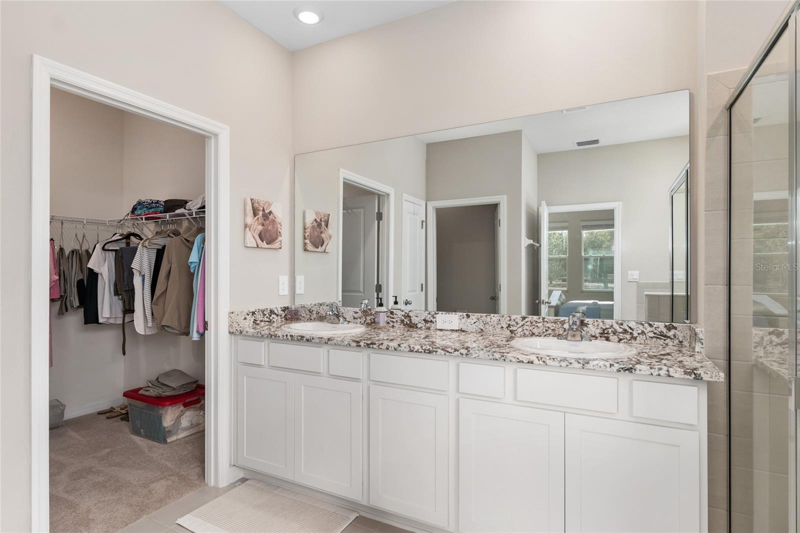 Image 32 of 63 For 4940 39th Loop