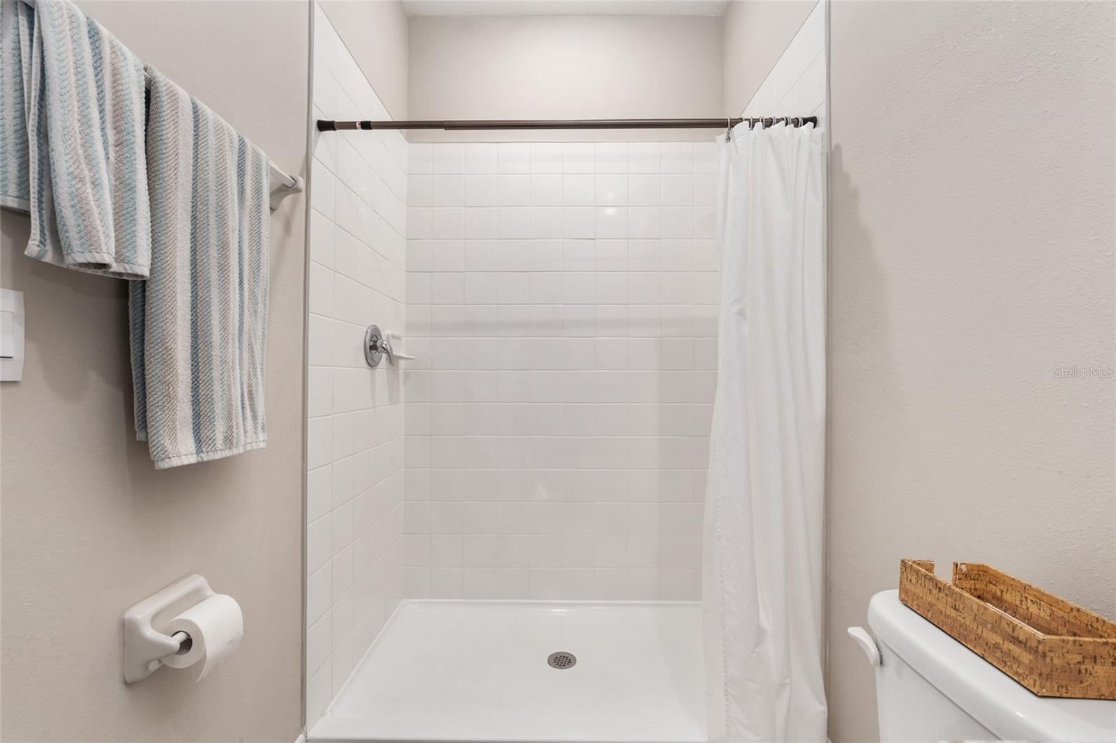 Image 37 of 63 For 4940 39th Loop