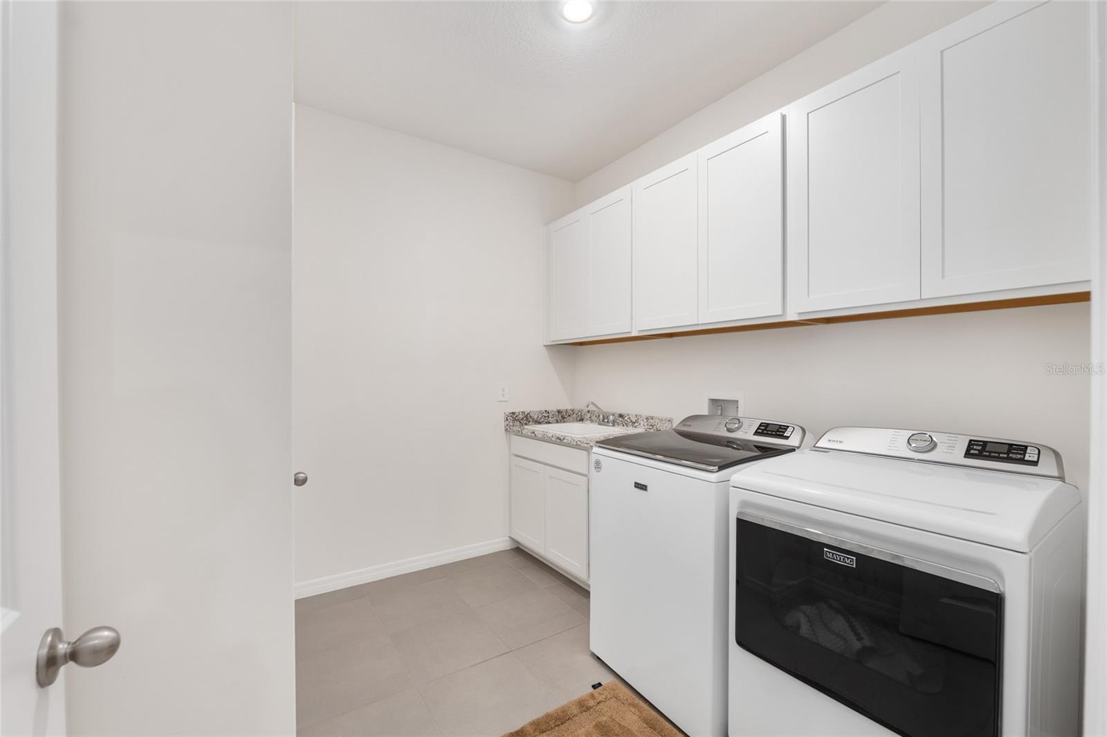 Image 50 of 63 For 4940 39th Loop