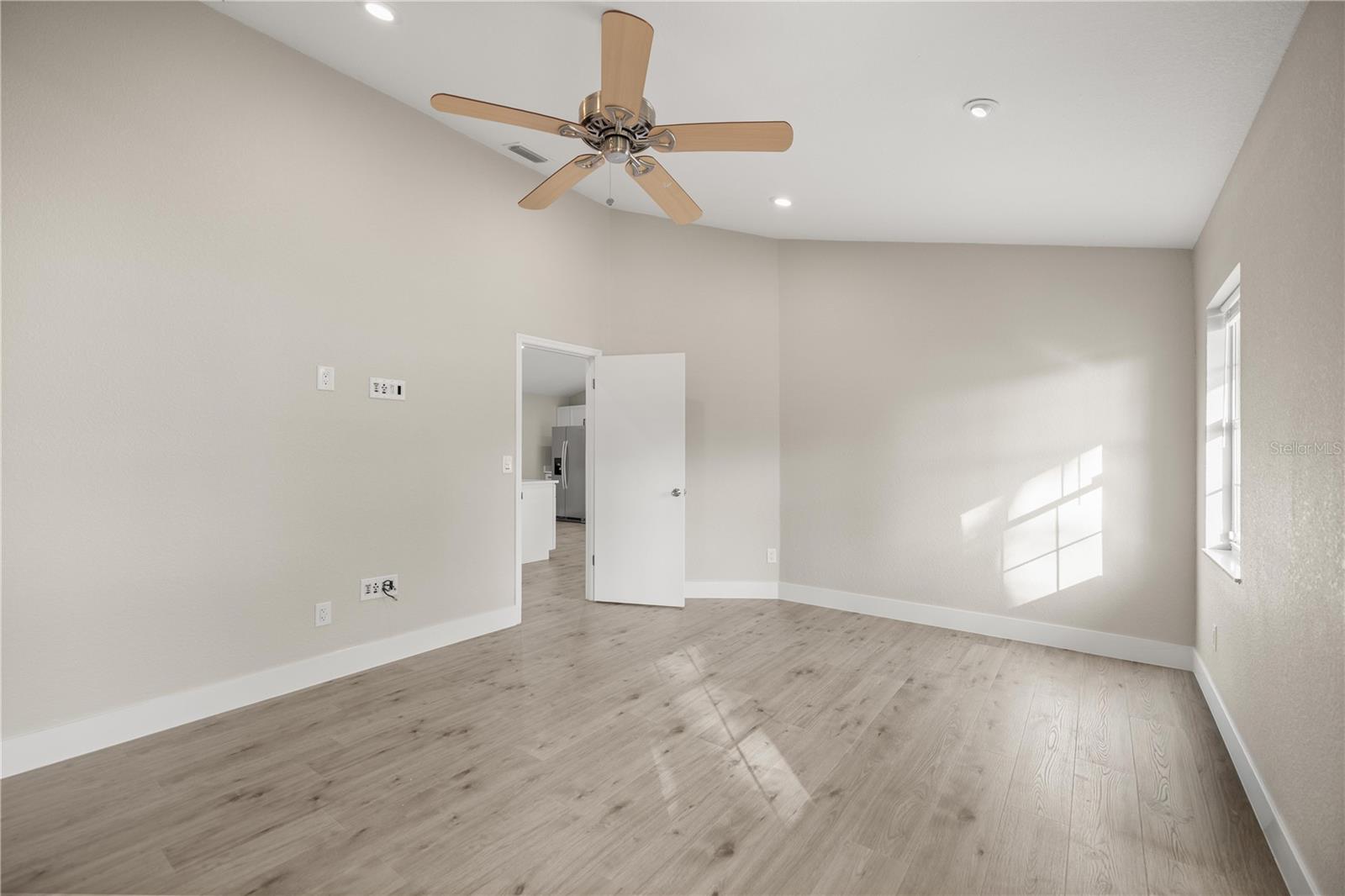 Image 12 of 23 For 63 Teak Run 