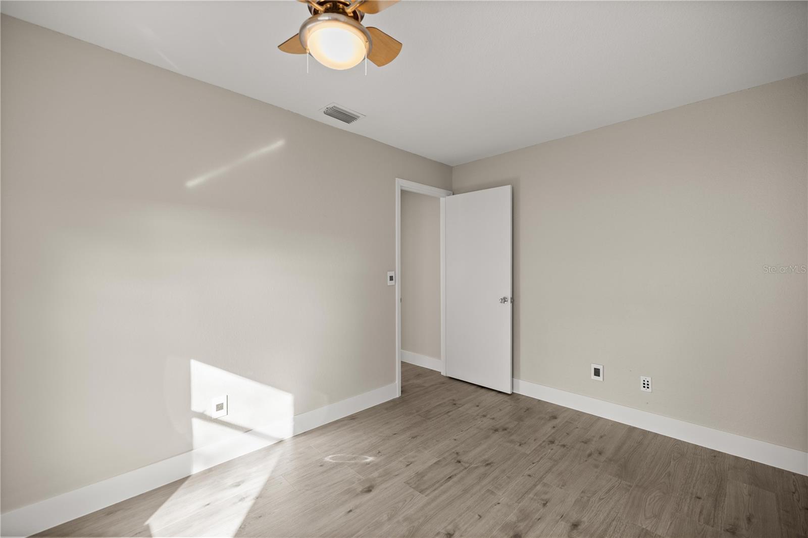 Image 17 of 23 For 63 Teak Run 