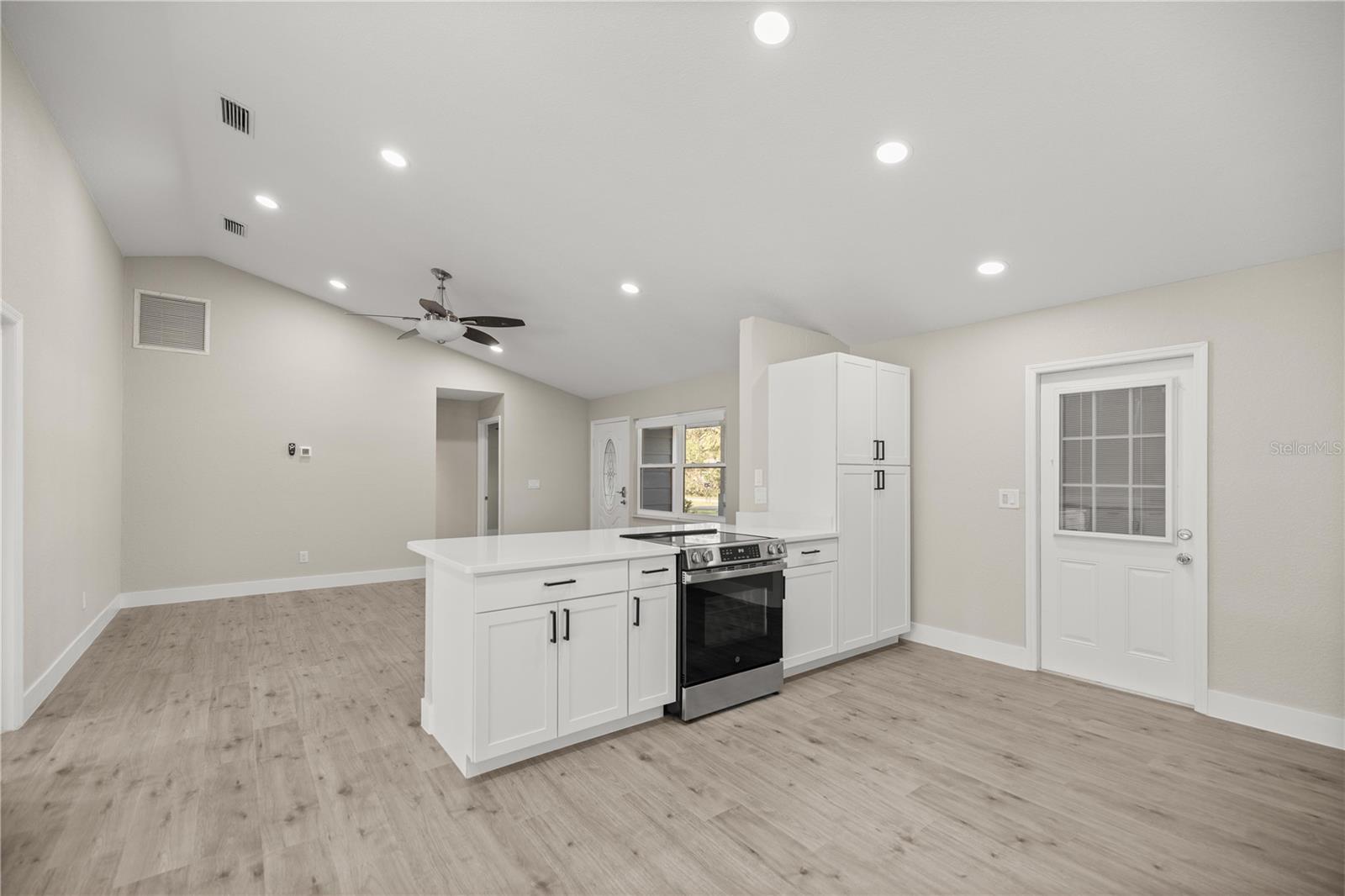 Image 7 of 23 For 63 Teak Run 