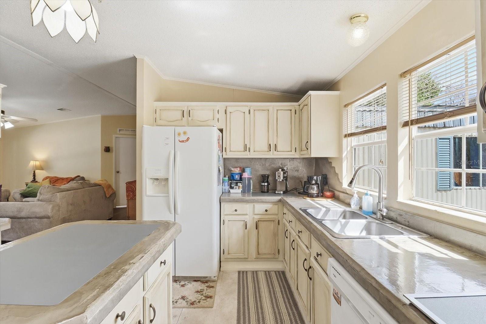 Image 12 of 48 For 4950 Mockingbird Street