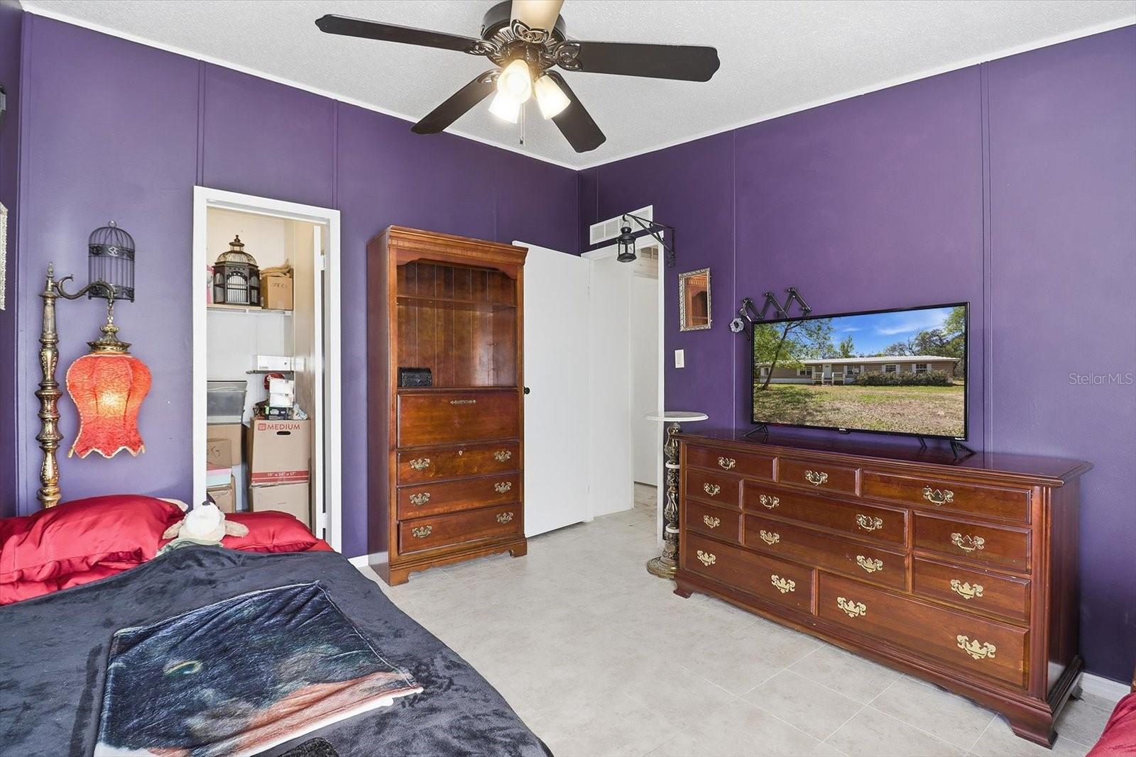 Image 20 of 48 For 4950 Mockingbird Street