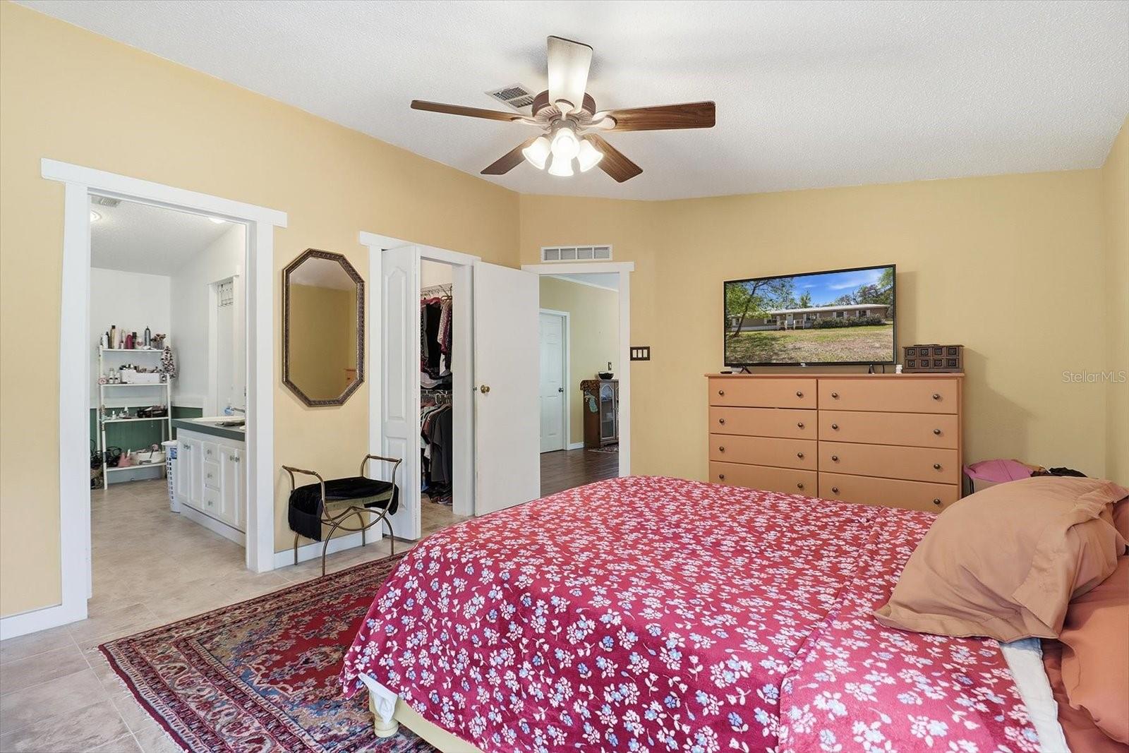 Image 24 of 48 For 4950 Mockingbird Street