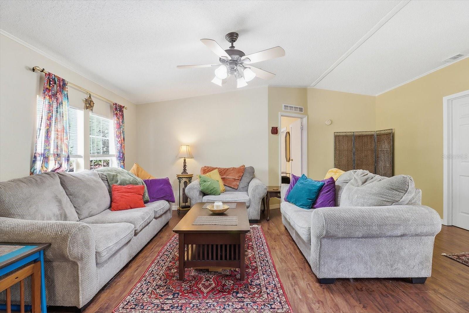 Image 5 of 48 For 4950 Mockingbird Street