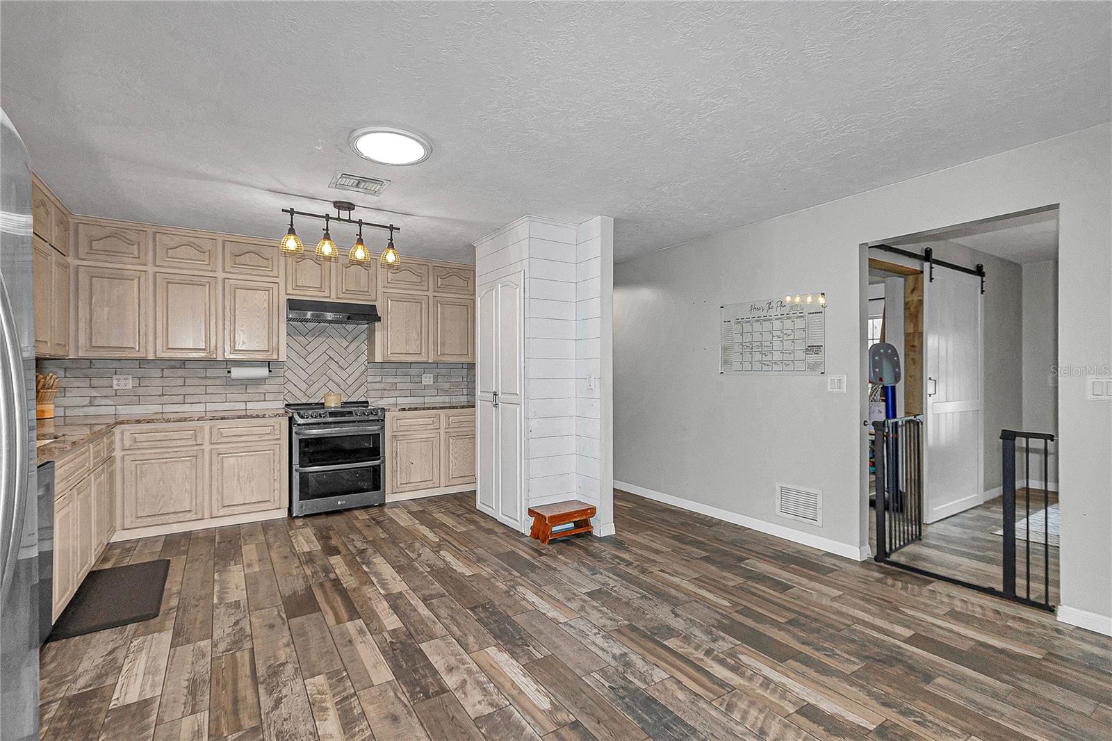 Image 13 of 56 For 1152 42nd Avenue