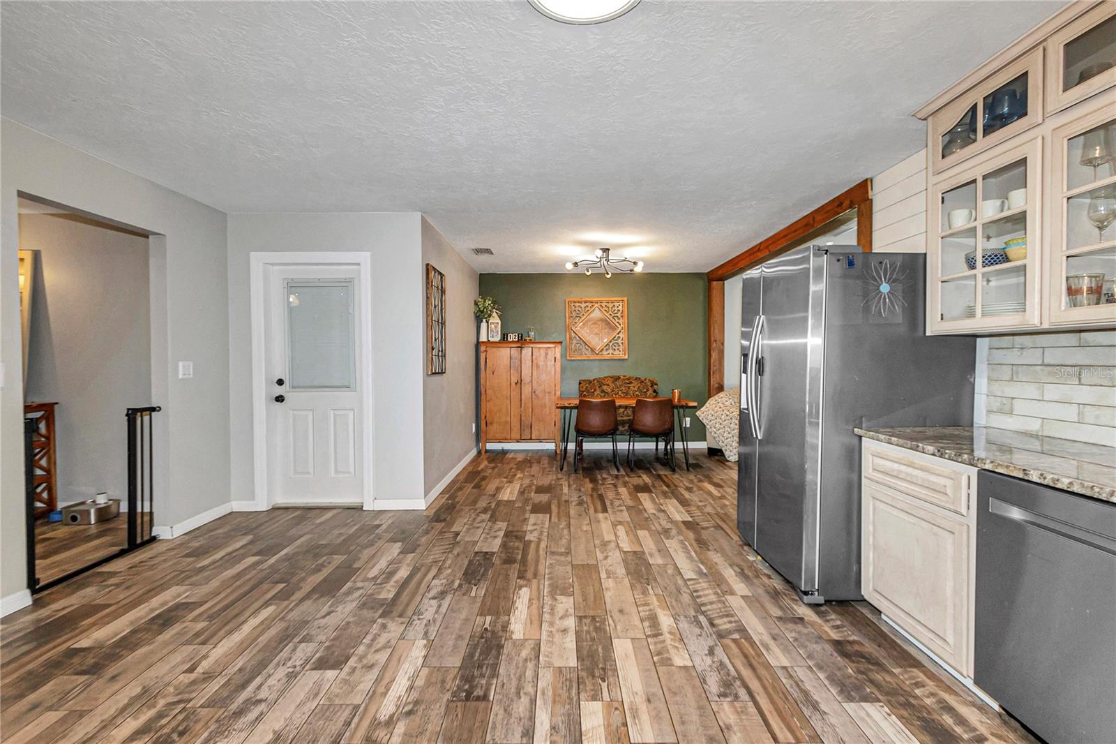 Image 17 of 56 For 1152 42nd Avenue