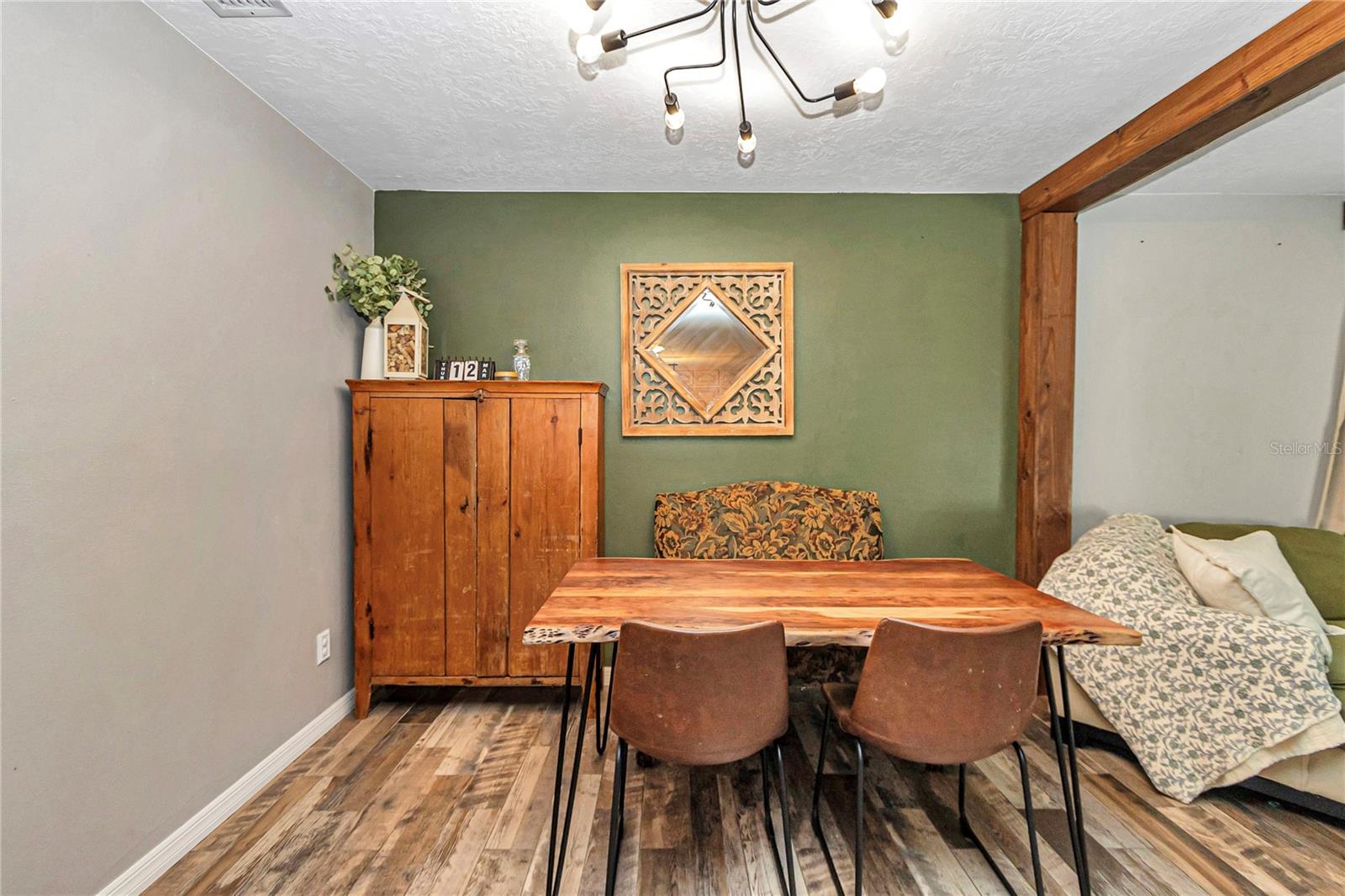 Image 18 of 56 For 1152 42nd Avenue