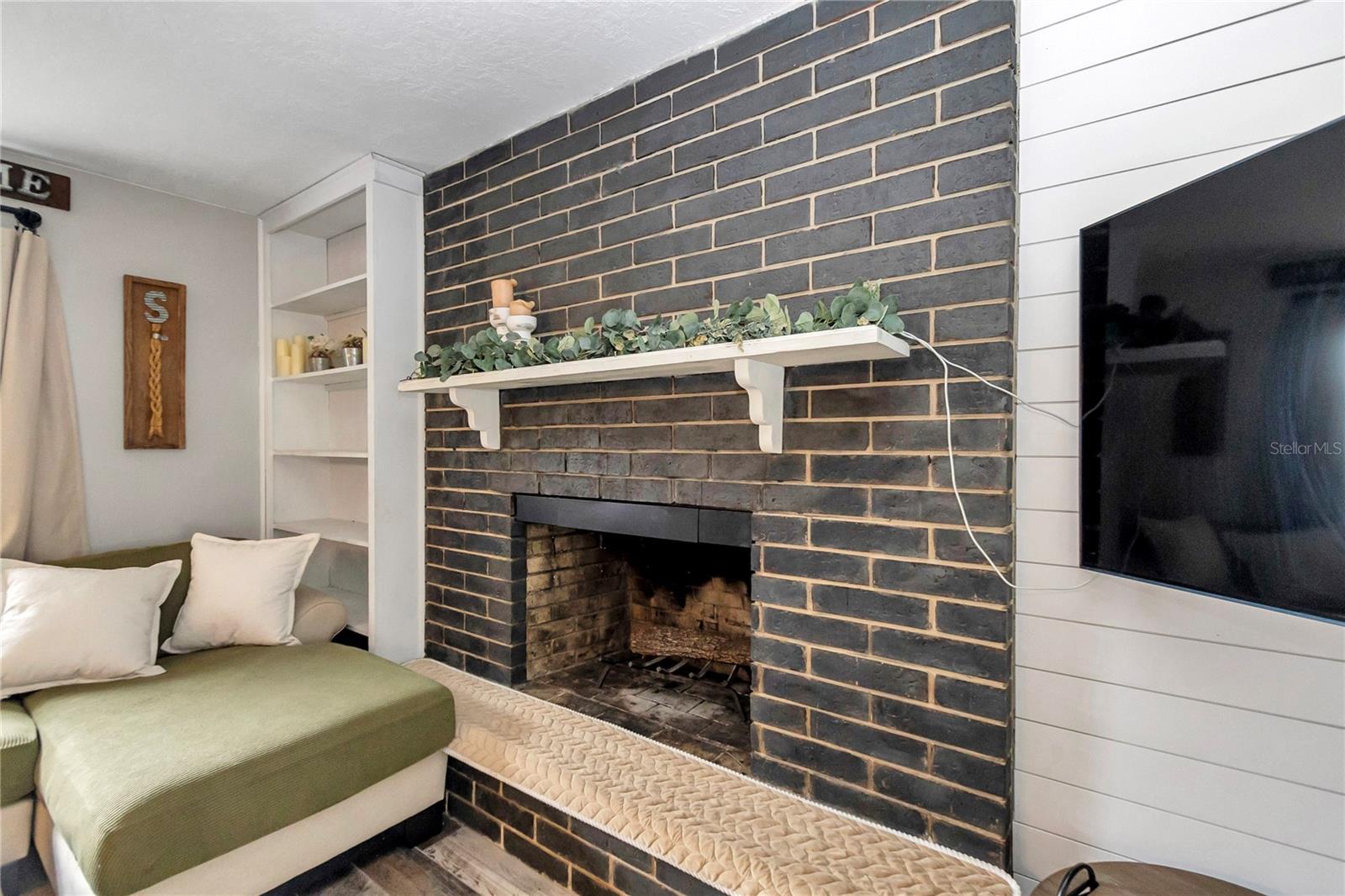 Image 21 of 56 For 1152 42nd Avenue