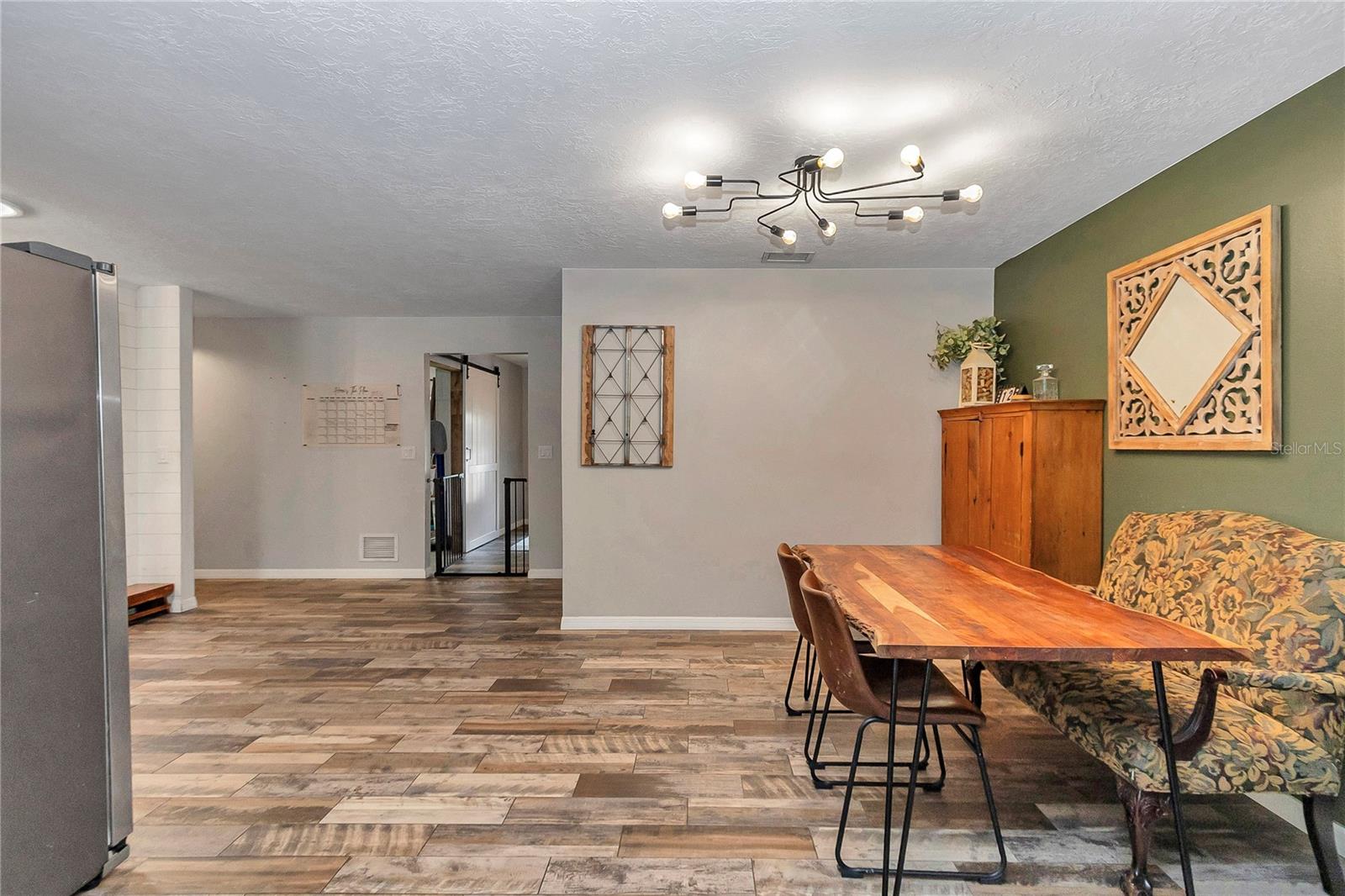 Image 22 of 56 For 1152 42nd Avenue