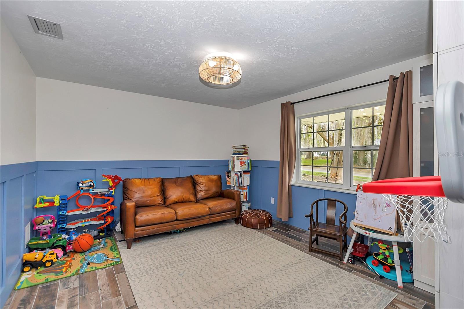 Image 9 of 56 For 1152 42nd Avenue