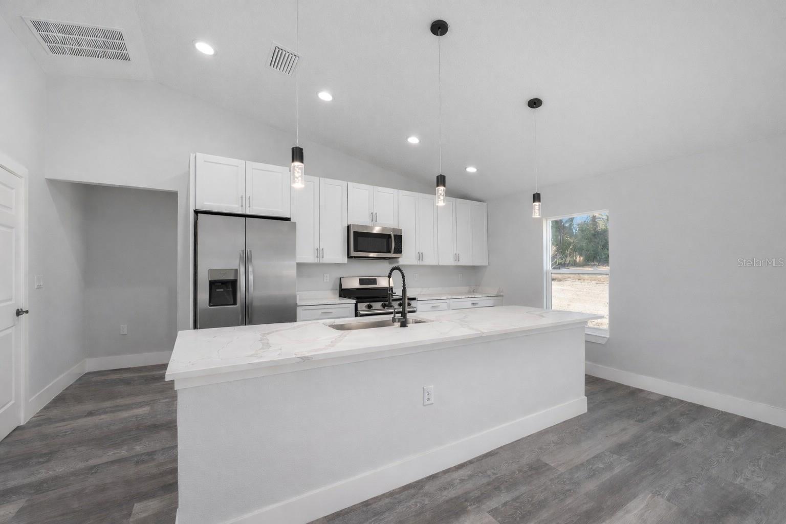 Image 6 of 27 For 4310 157th Terrace