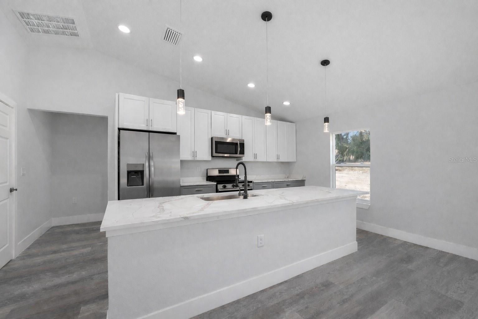 Image 8 of 27 For 4310 157th Terrace