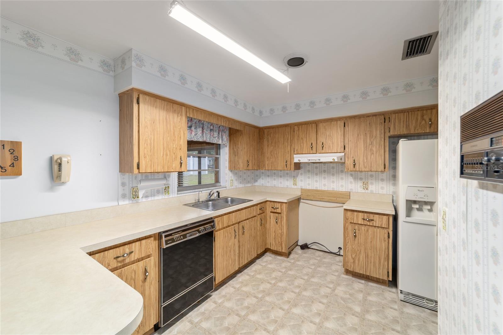 Image 12 of 39 For 10496 Sunset Harbor Road