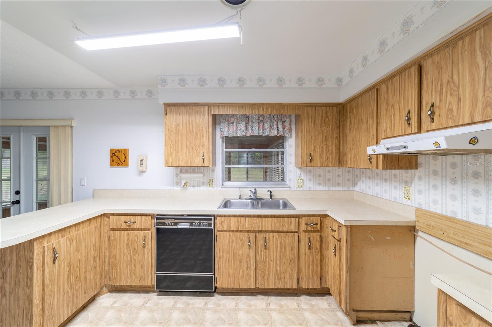 Image 13 of 39 For 10496 Sunset Harbor Road