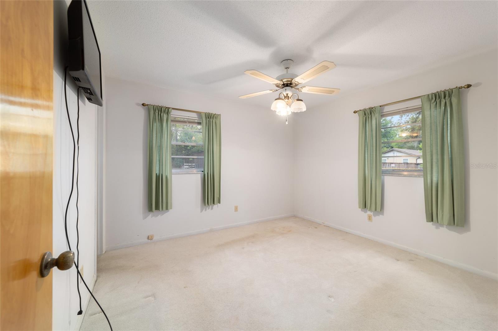 Image 16 of 39 For 10496 Sunset Harbor Road