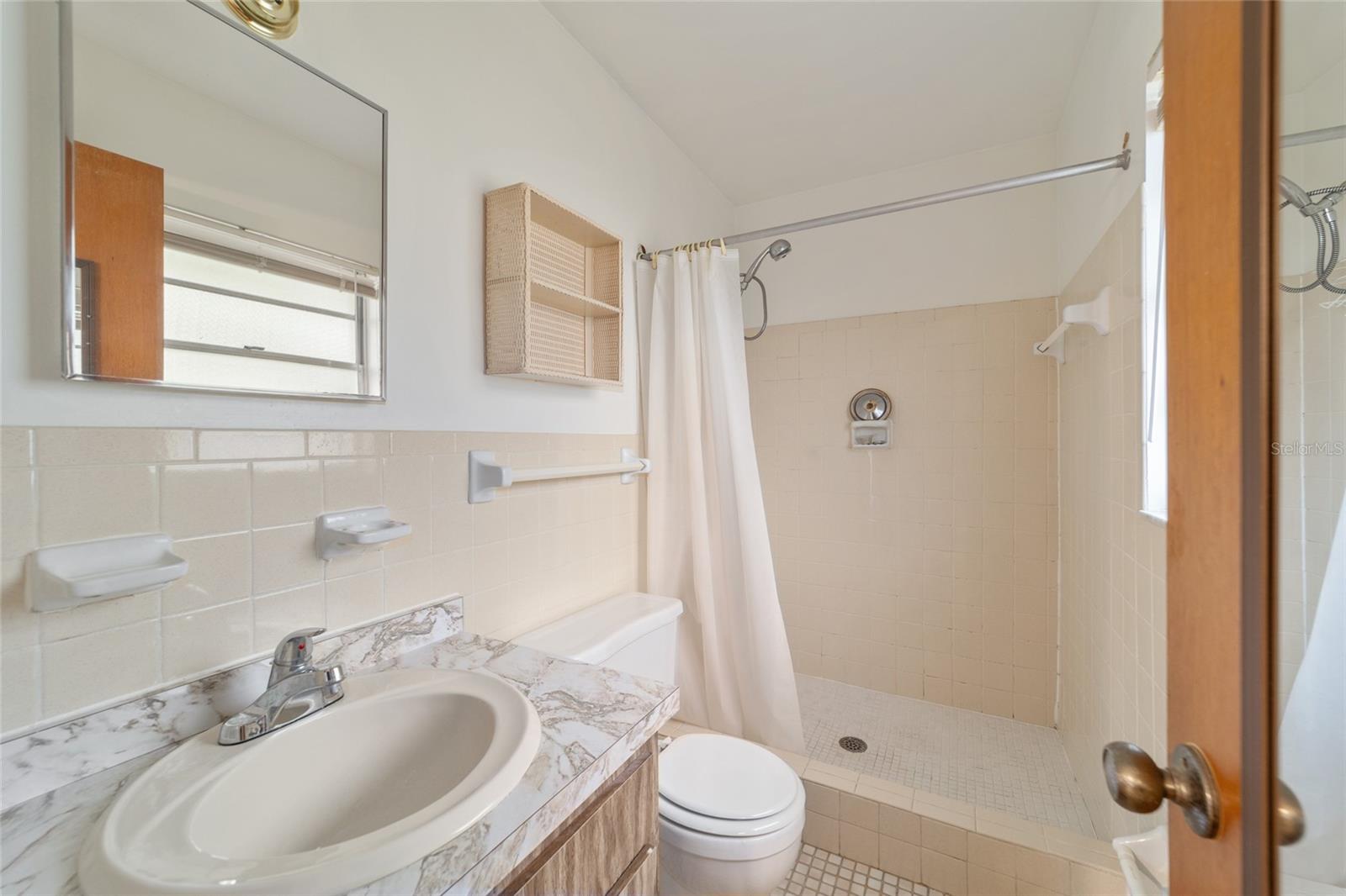 Image 18 of 39 For 10496 Sunset Harbor Road