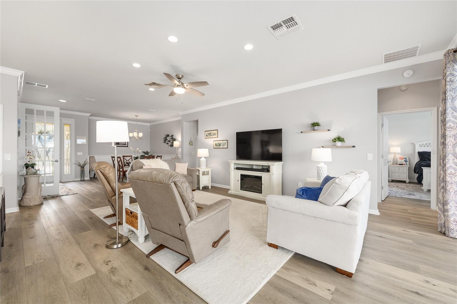 Image 20 of 77 For 9299 66th Loop