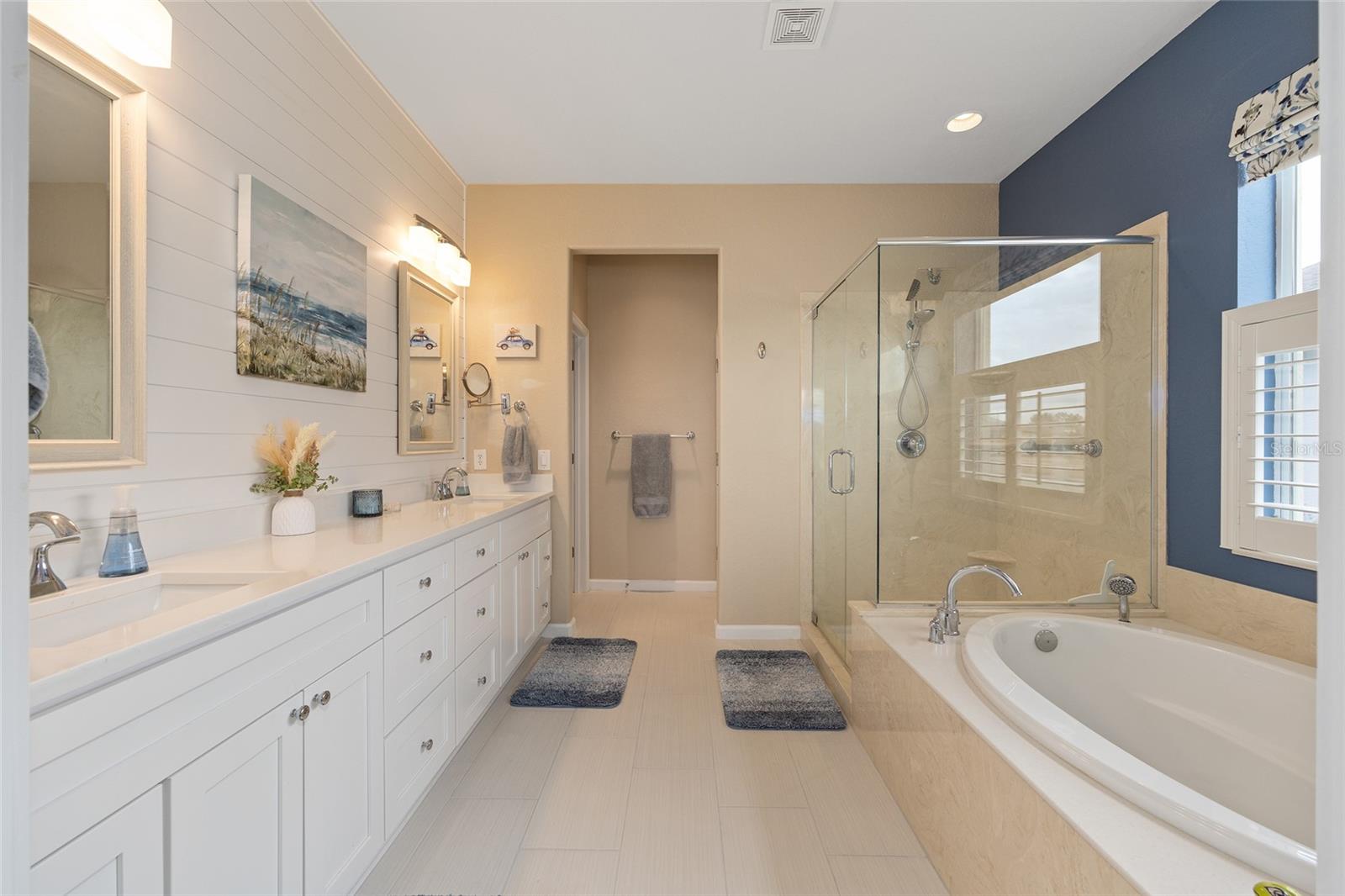 Image 32 of 77 For 9299 66th Loop