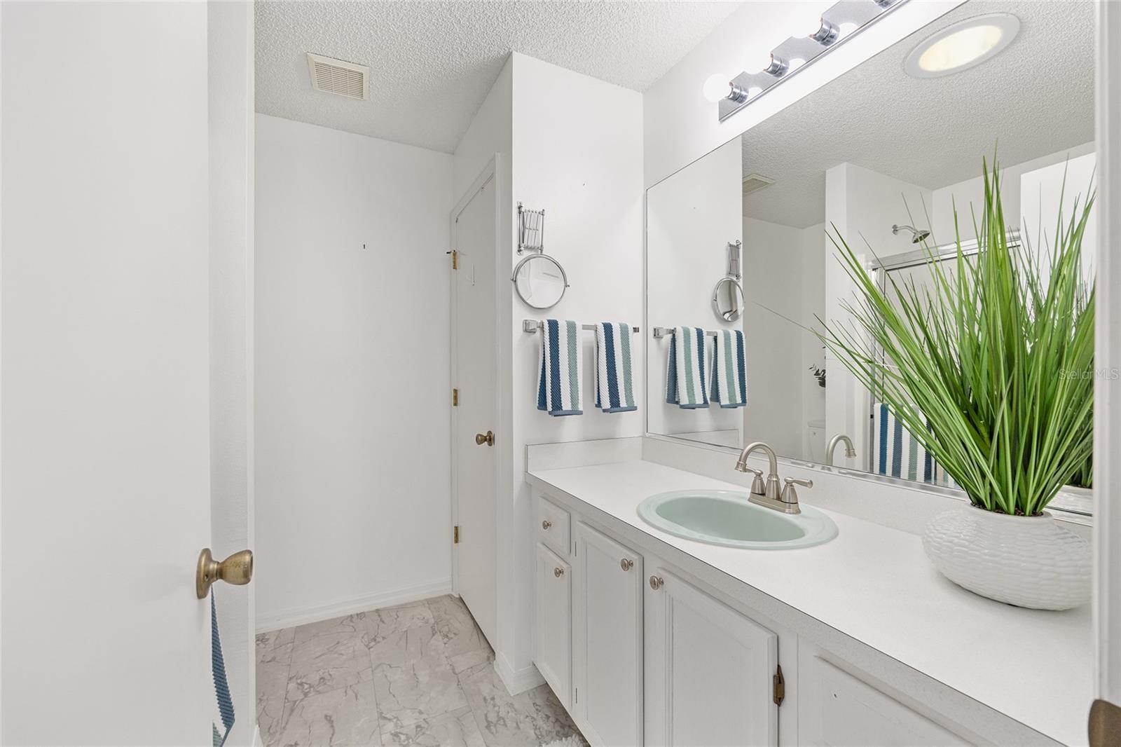 Image 17 of 32 For 2604 Privada Drive