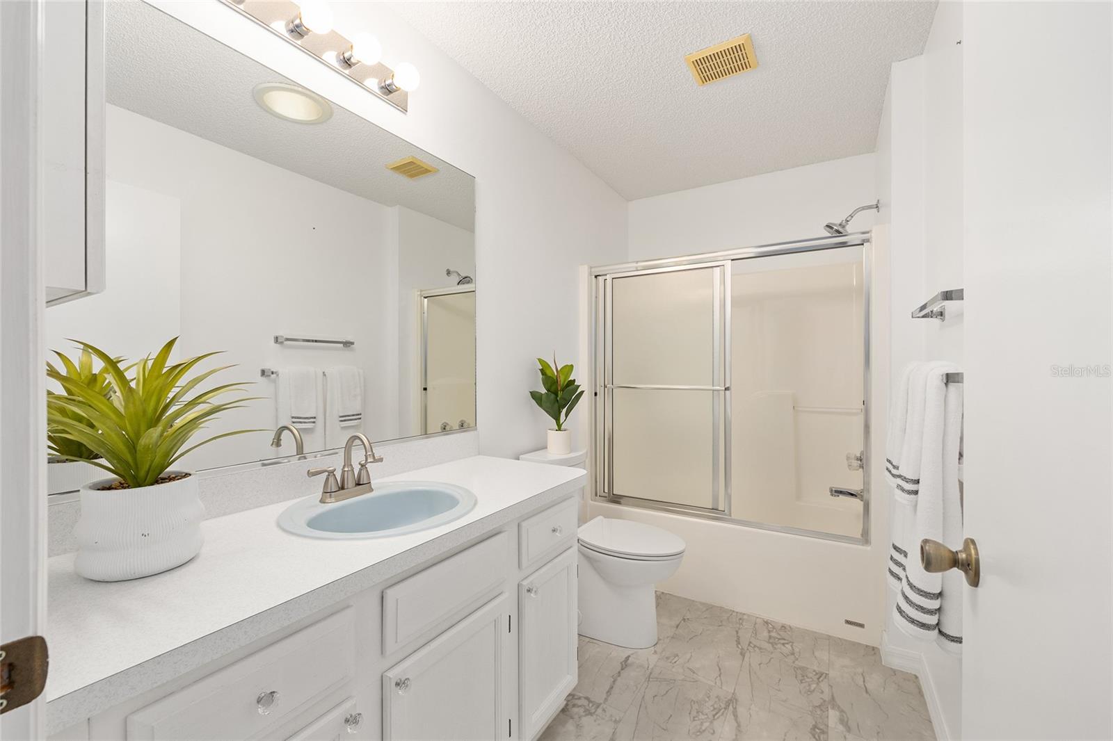 Image 21 of 32 For 2604 Privada Drive