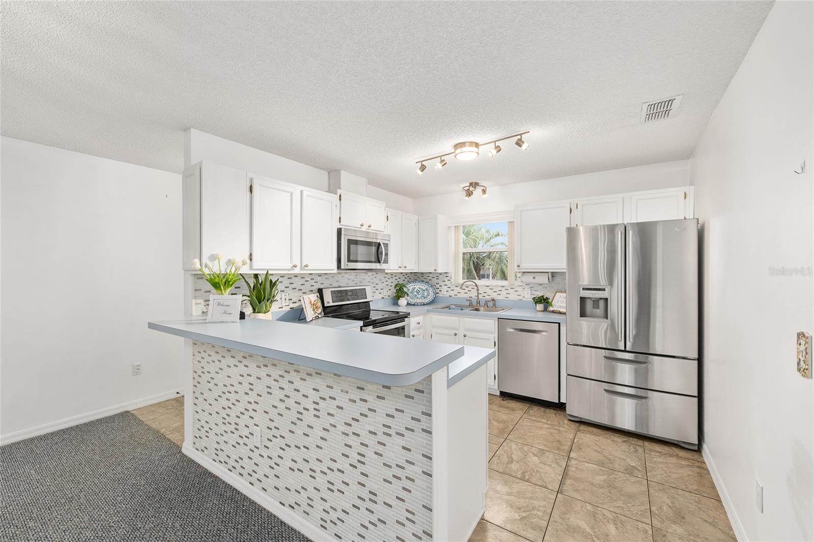 Image 8 of 32 For 2604 Privada Drive