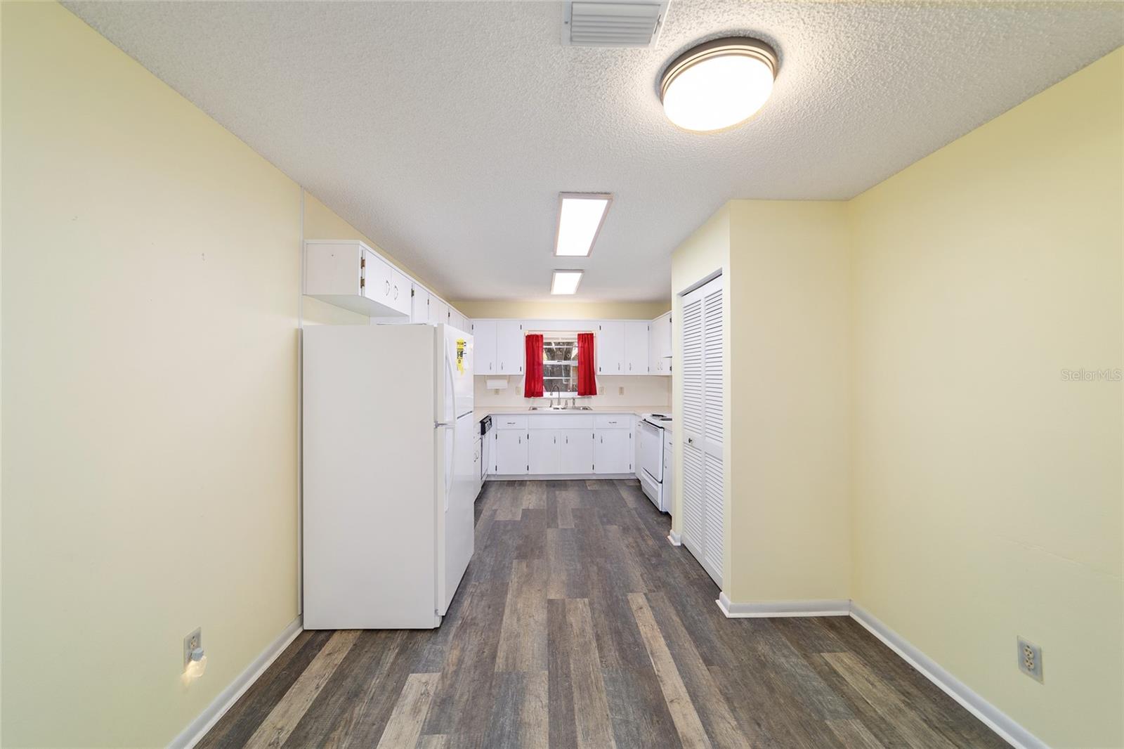 Image 26 of 48 For 8575 90th Lane B