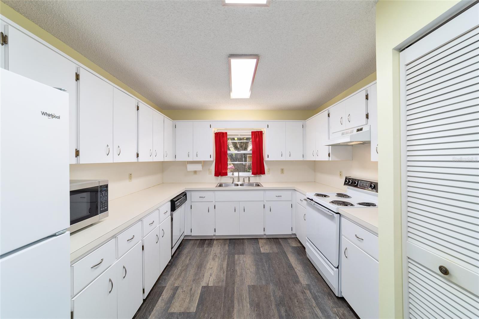 Image 27 of 48 For 8575 90th Lane B