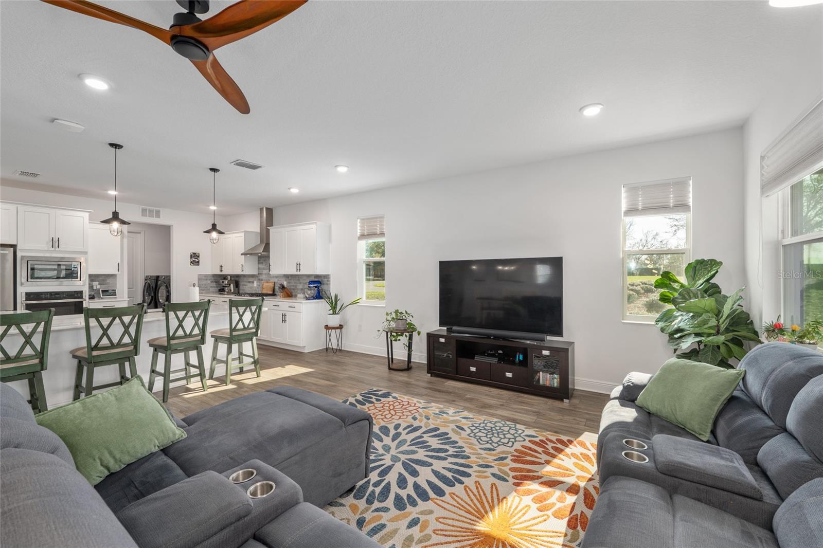 Image 14 of 51 For 9922 97th Lane