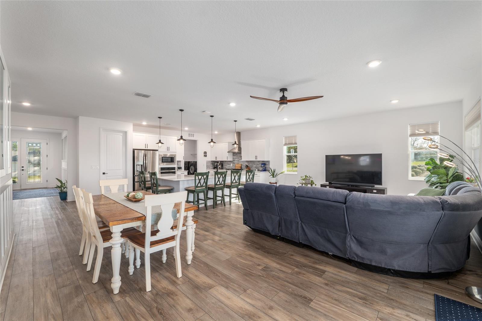 Image 17 of 51 For 9922 97th Lane