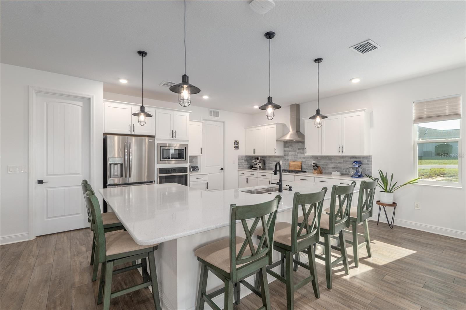 Image 18 of 51 For 9922 97th Lane