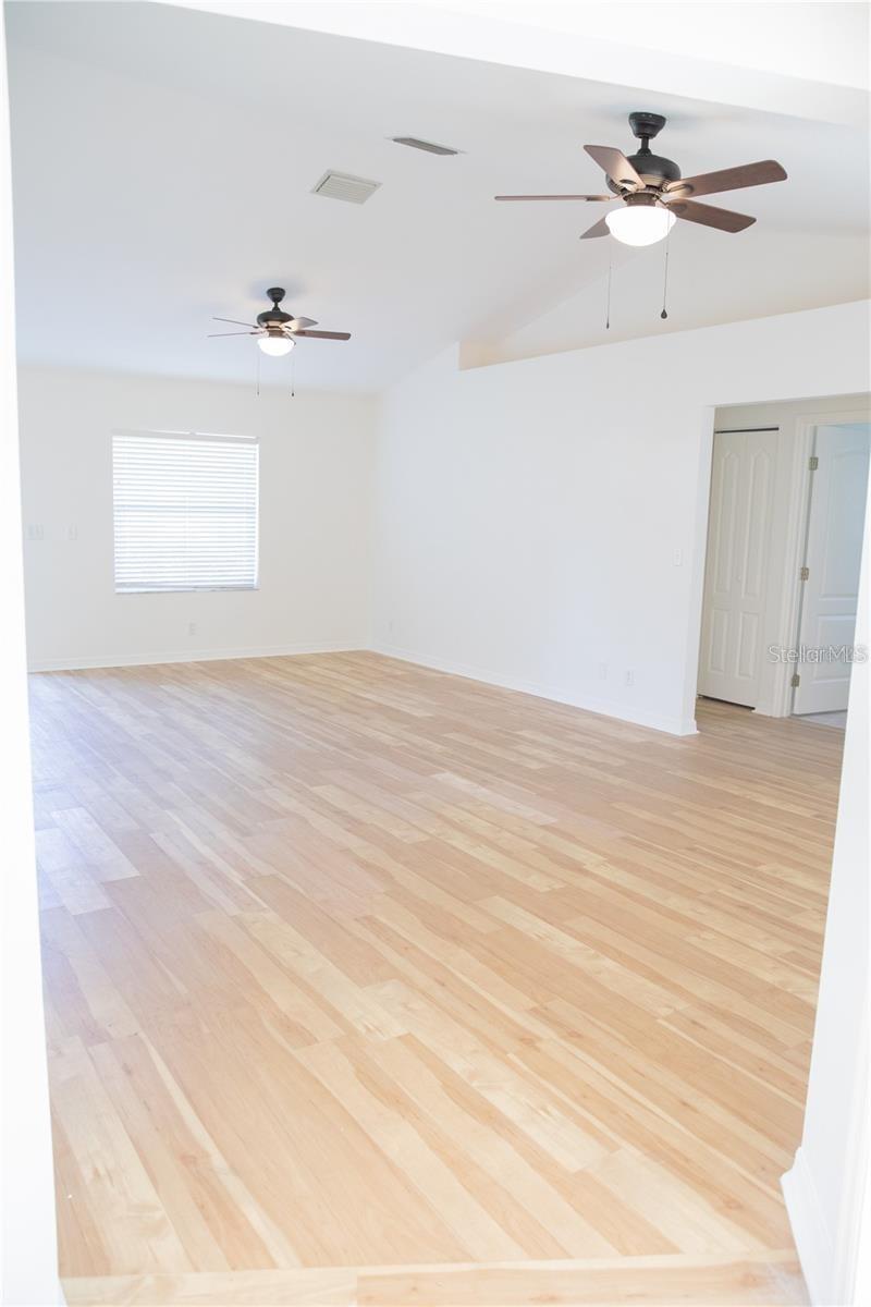 Image 6 of 36 For 4279 32nd Circle