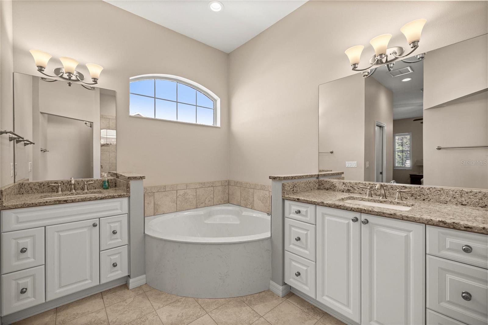 Image 14 of 39 For 4104 30th Court