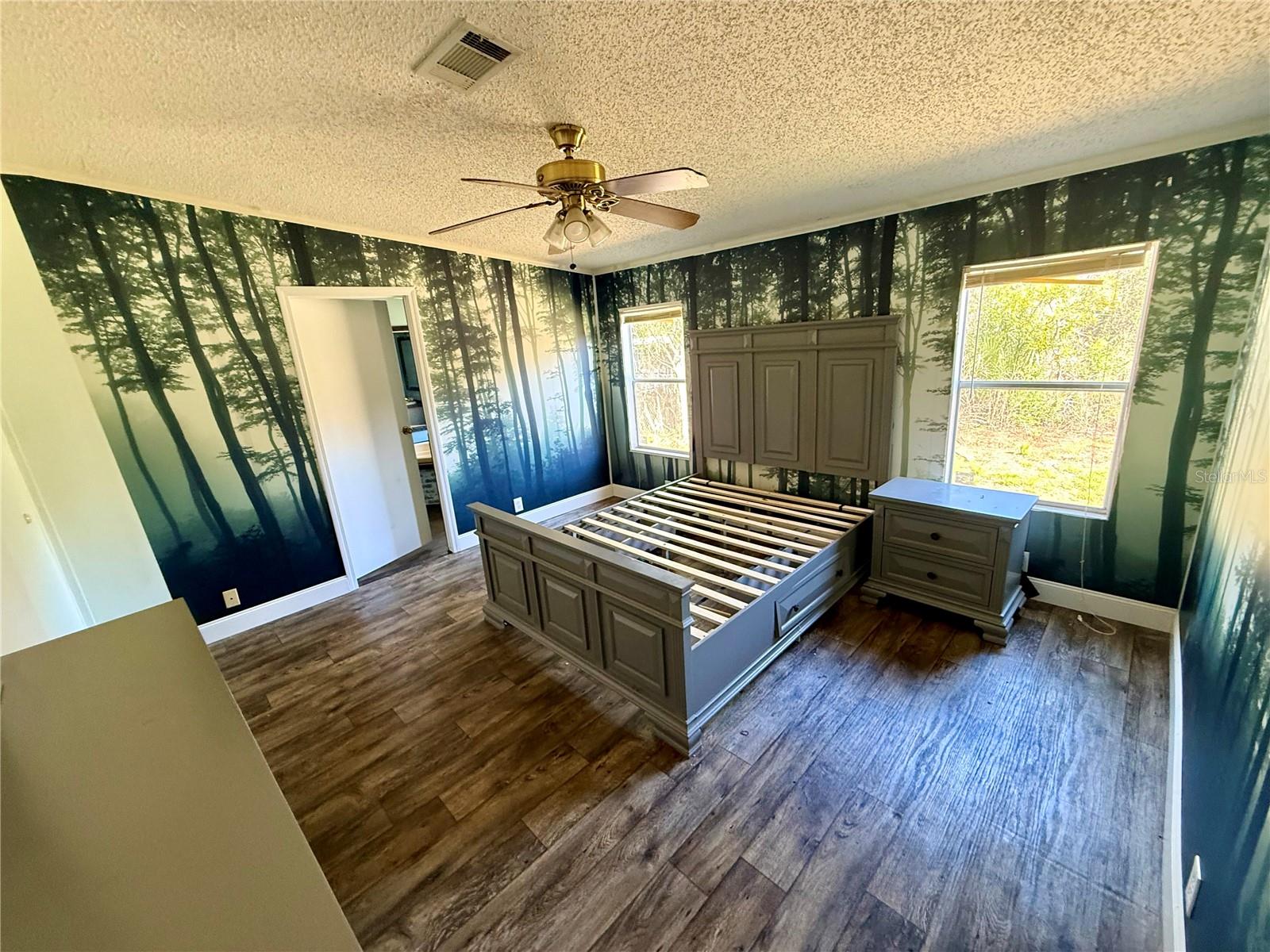 Listing photo id 9 for 15275 238th Street