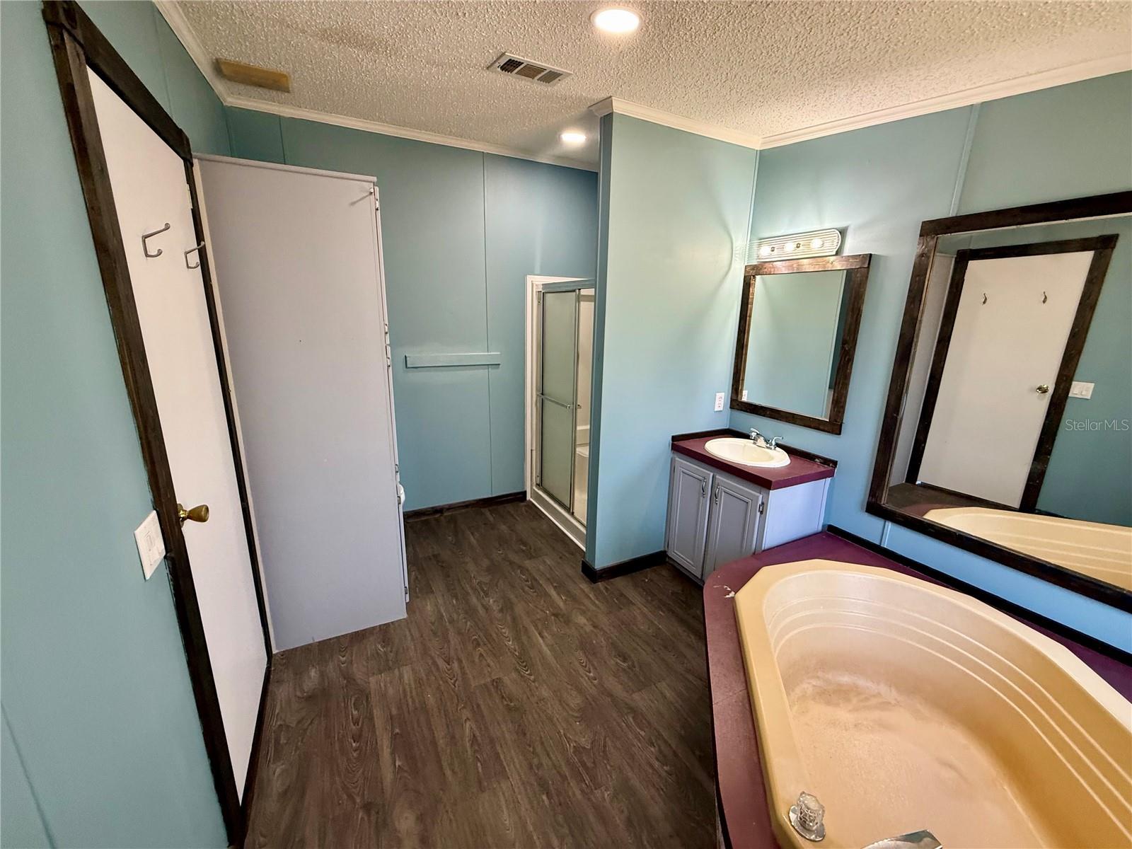 Listing photo id 12 for 15275 238th Street